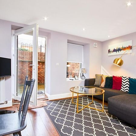 Newcastle Treasure - Sleeps 4 - Lower Ground Floor Buitenkant foto