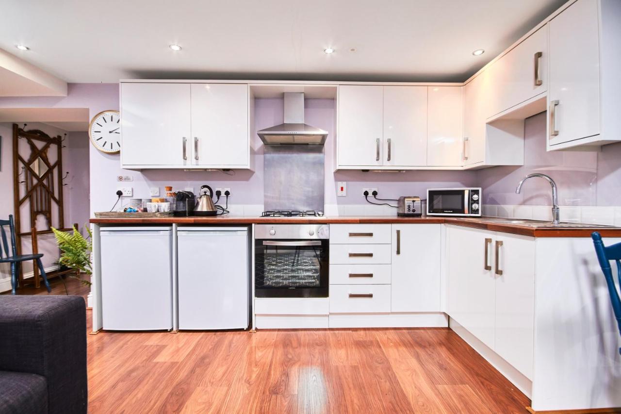 Newcastle Treasure - Sleeps 4 - Lower Ground Floor Buitenkant foto
